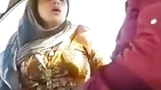 Khunipron - Good Looking Pakistani Slut Sucks A Cock In The Car hard porn