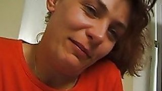 Deutsches Amateur Teen hatte noch nie Orgasmus - 80s Retro Thumbnail